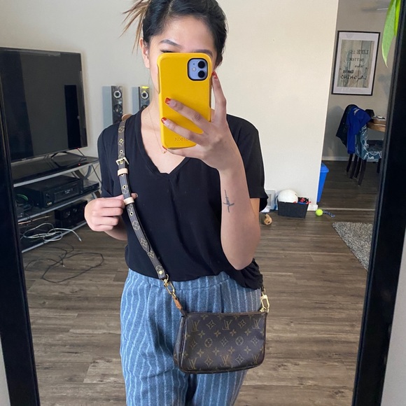 ‼️SOLD‼️ AUTHENTIC Pochette Accesoires 🤎 - Picture 10 of 10